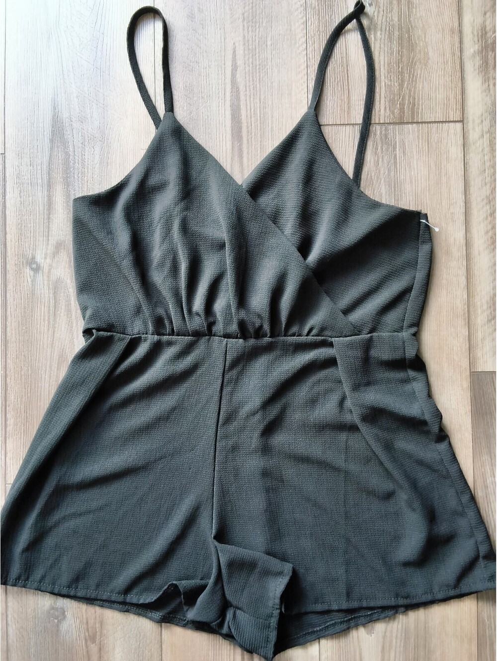 Women's Black Sleeveless V-Neck Romper Lightweight Flowy Spaghetti Straps XL
